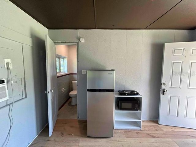 8010 SE US HIGHWAY 301, Hawthorne, FL 32640