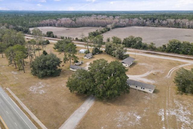 8010 SE US HIGHWAY 301, Hawthorne, FL 32640