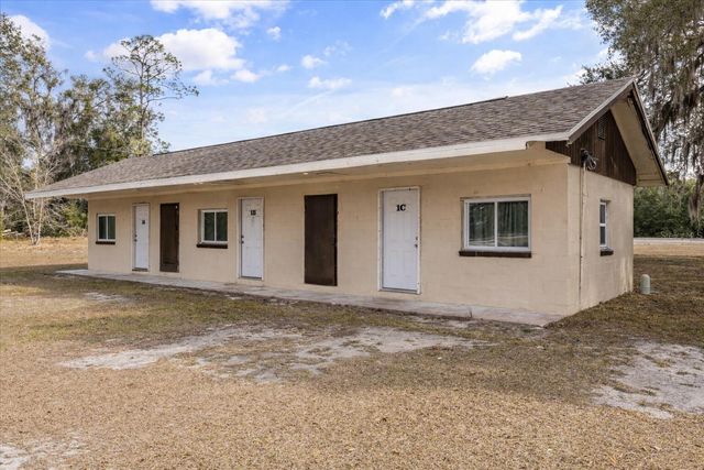 8010 SE US HIGHWAY 301, Hawthorne, FL 32640