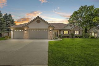 1323 BRADFORD COURT, Neenah, WI 54956