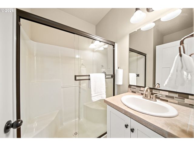 5389 Se DAVIS Rd, Hillsboro, OR 97123