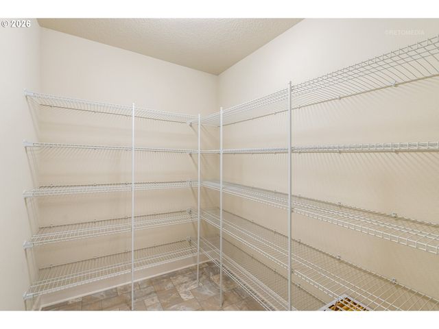 5389 Se DAVIS Rd, Hillsboro, OR 97123