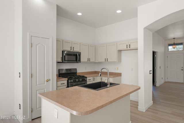 86 E Camino Rancho Cielo, Sahuarita, AZ 85629