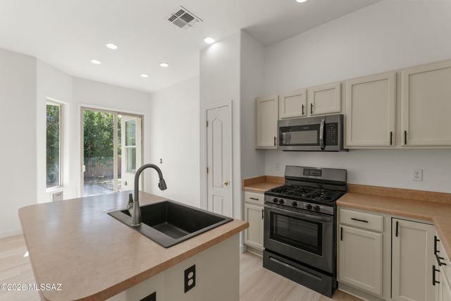 86 E Camino Rancho Cielo, Sahuarita, AZ 85629