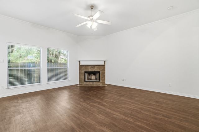 500 Hidden Meadow Court, Desoto, TX 75115