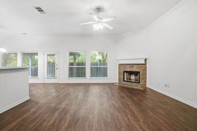 500 Hidden Meadow Court, Desoto, TX 75115