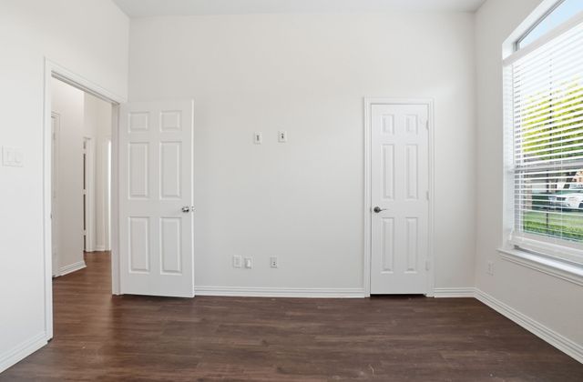 500 Hidden Meadow Court, Desoto, TX 75115