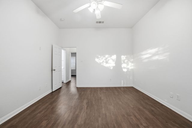 500 Hidden Meadow Court, Desoto, TX 75115