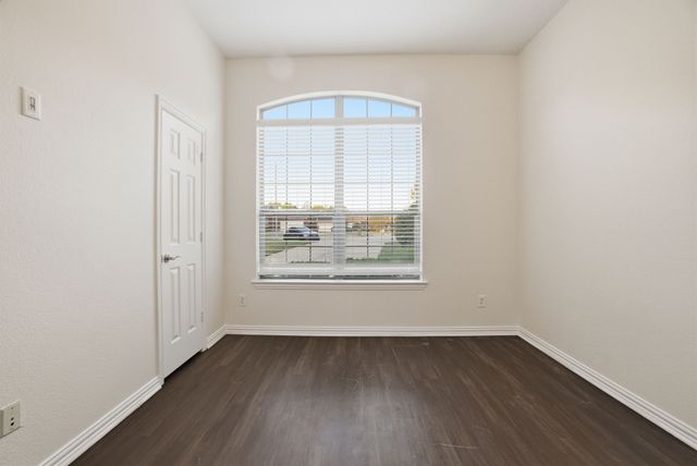 500 Hidden Meadow Court, Desoto, TX 75115