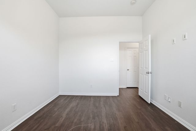 500 Hidden Meadow Court, Desoto, TX 75115