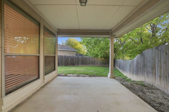 500 Hidden Meadow Court, Desoto, TX 75115