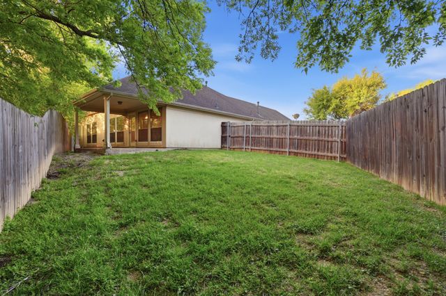 500 Hidden Meadow Court, Desoto, TX 75115