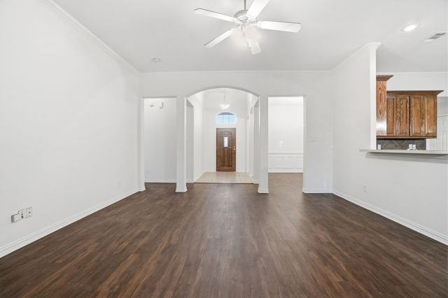 500 Hidden Meadow Court, Desoto, TX 75115