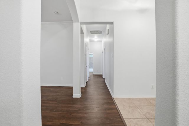 500 Hidden Meadow Court, Desoto, TX 75115