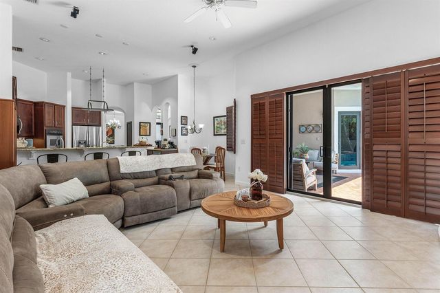 876 NW 123rd Drive, Coral Springs, FL 33071
