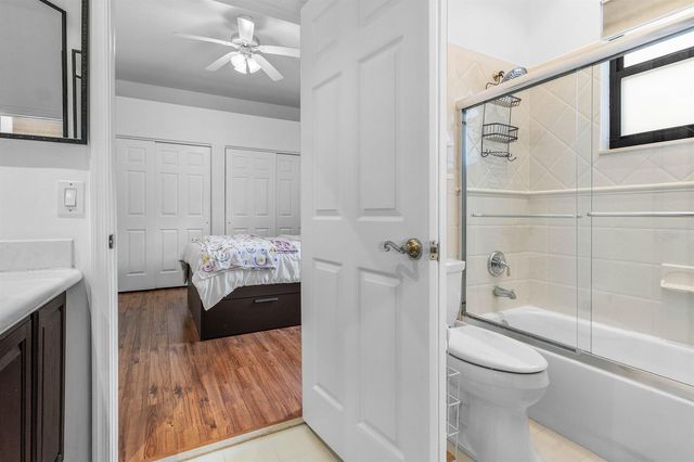 876 NW 123rd Drive, Coral Springs, FL 33071