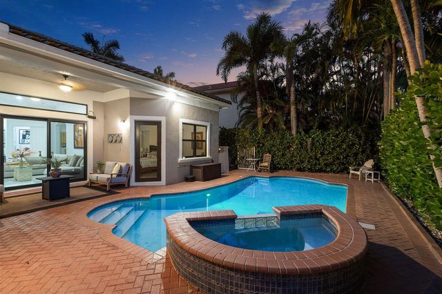 876 NW 123rd Drive, Coral Springs, FL 33071