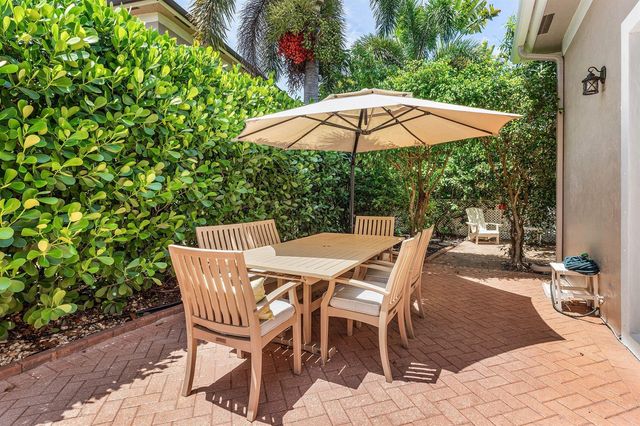 876 NW 123rd Drive, Coral Springs, FL 33071
