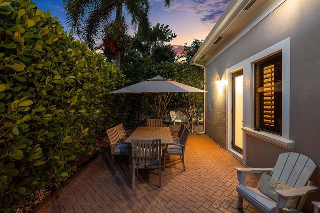 876 NW 123rd Drive, Coral Springs, FL 33071