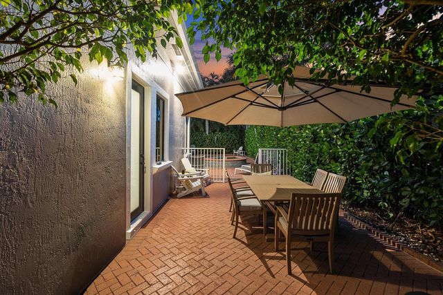 876 NW 123rd Drive, Coral Springs, FL 33071