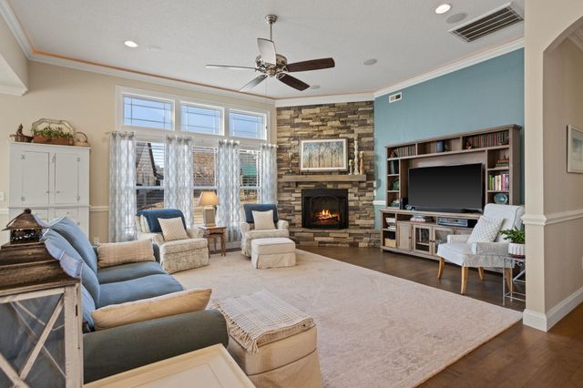 323 Holly Oaks Lane, Inman, SC 29349