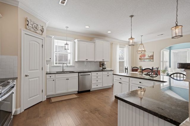 323 Holly Oaks Lane, Inman, SC 29349