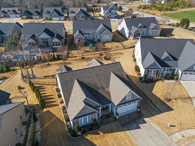 323 Holly Oaks Lane, Inman, SC 29349