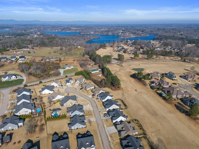 323 Holly Oaks Lane, Inman, SC 29349