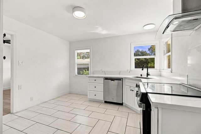 970 Watt Ave, Sacramento, CA 95864