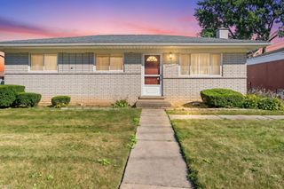 32500 Kelly Road, Roseville, MI 48066