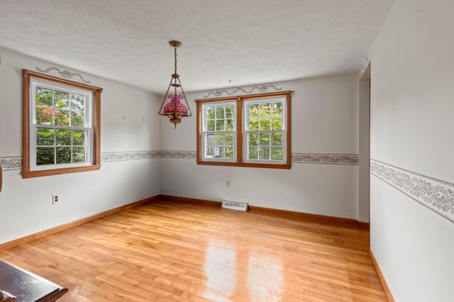24 Fresh Pond Cir, Plymouth, MA 02360