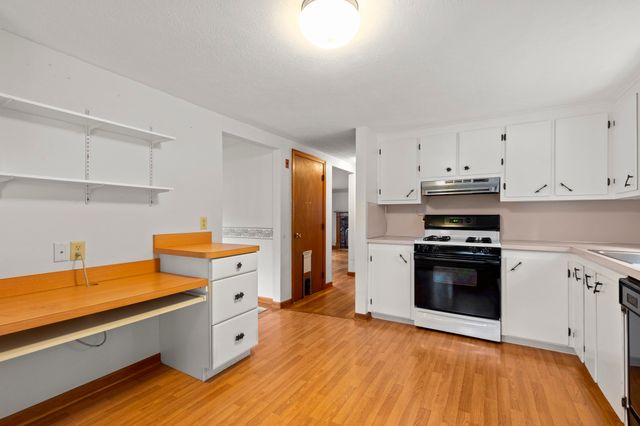 24 Fresh Pond Cir, Plymouth, MA 02360
