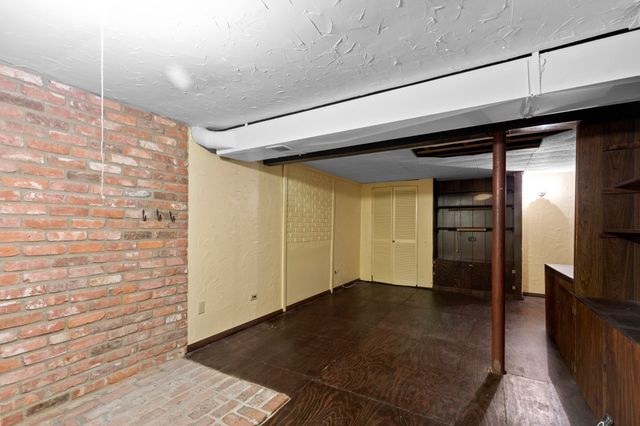 24 Fresh Pond Cir, Plymouth, MA 02360