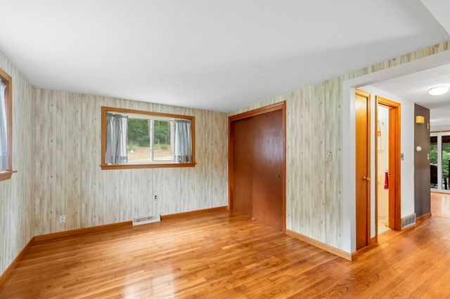 24 Fresh Pond Cir, Plymouth, MA 02360