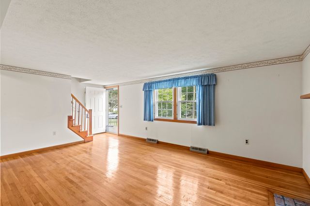 24 Fresh Pond Cir, Plymouth, MA 02360