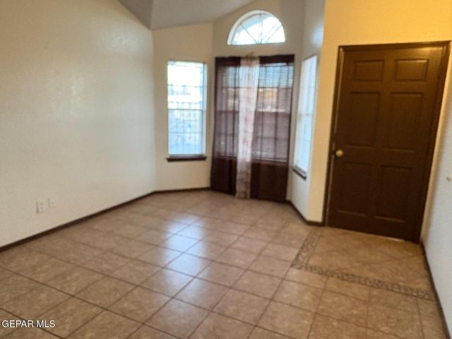 7142 DALE Road B, El Paso, TX 79915