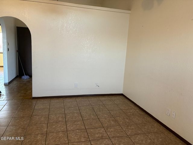 7142 DALE Road B, El Paso, TX 79915