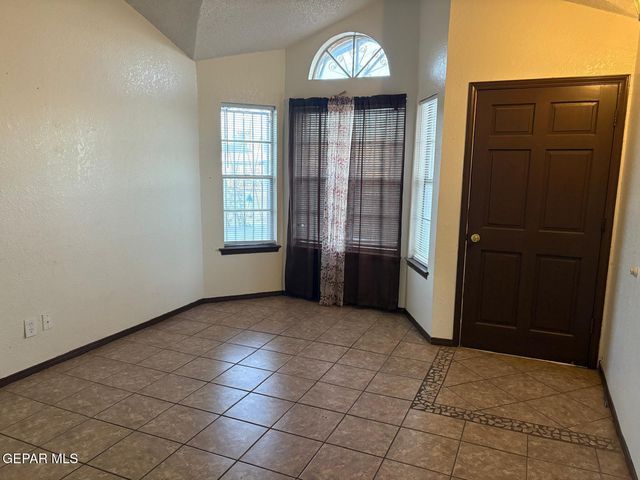7142 DALE Road B, El Paso, TX 79915