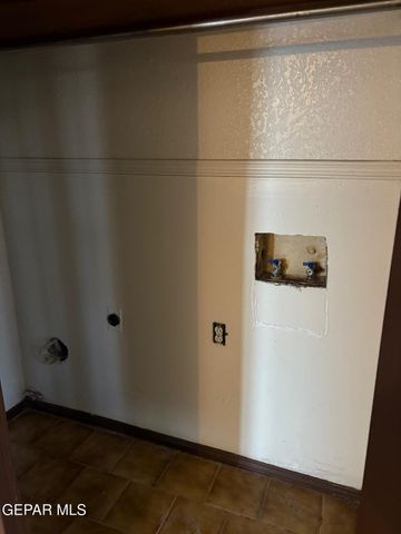 7142 DALE Road B, El Paso, TX 79915