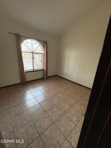 7142 DALE Road B, El Paso, TX 79915