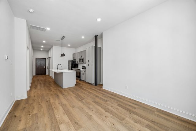 2010 Commerce Street B202, Dallas, TX 75201