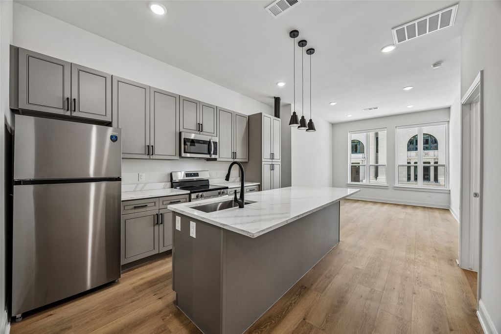 2010 Commerce Street B202, Dallas, TX 75201