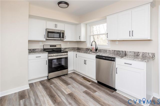 1204 Louis Ln, Hopewell, VA 23860