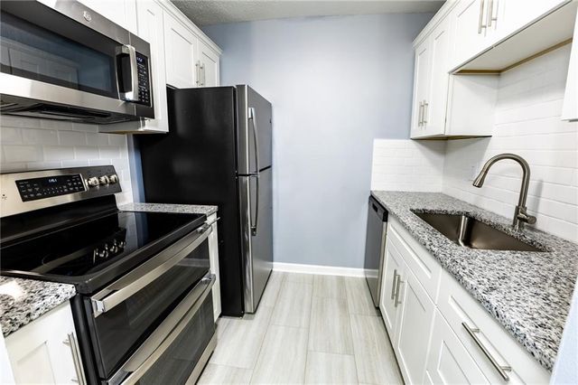 4518 Holly Street 37, Kansas City, MO 64111