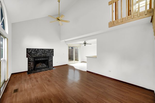1040 N Knollwood Drive, Palatine, IL 60067