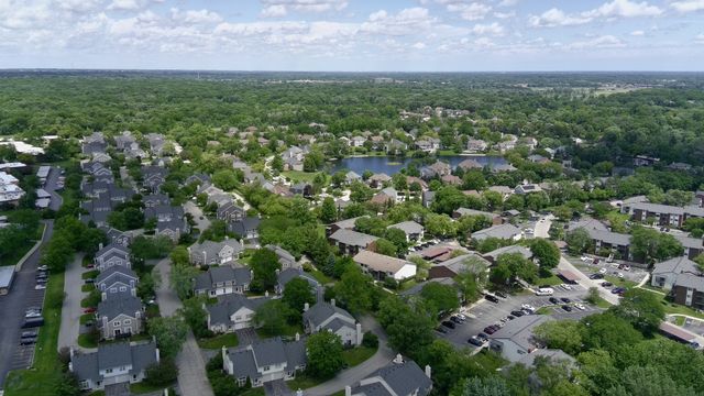 1040 N Knollwood Drive, Palatine, IL 60067