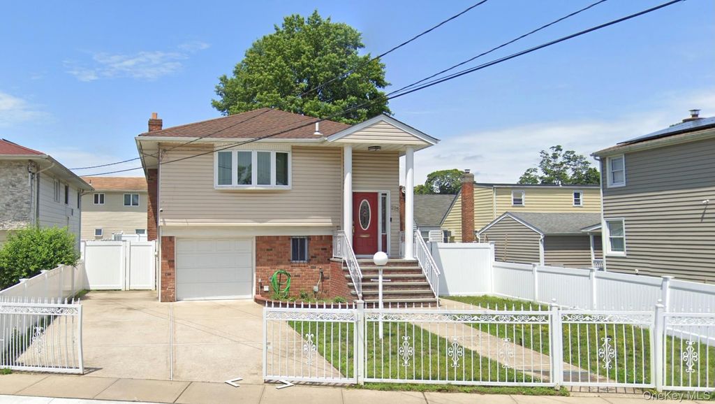225 W Marshall Street, Hempstead, NY 11550