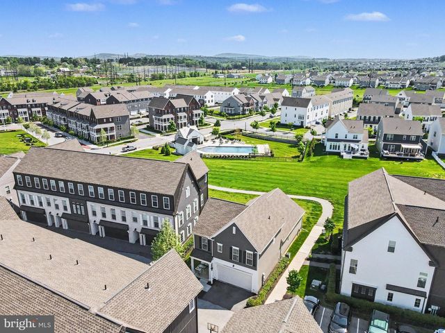 1318 REVIVAL DR, Mechanicsburg, PA 17055