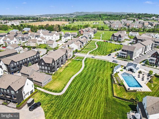 1318 REVIVAL DR, Mechanicsburg, PA 17055