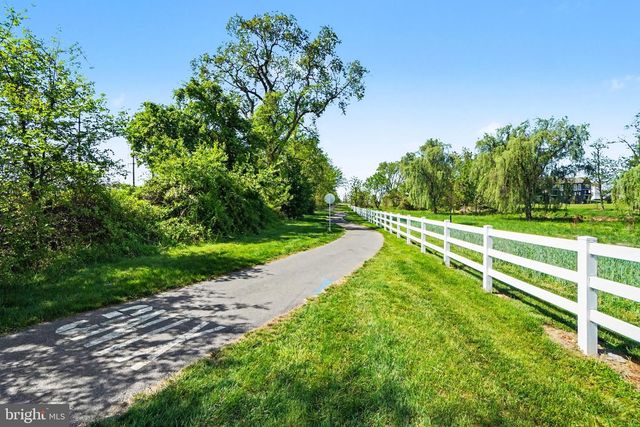 1318 REVIVAL DR, Mechanicsburg, PA 17055